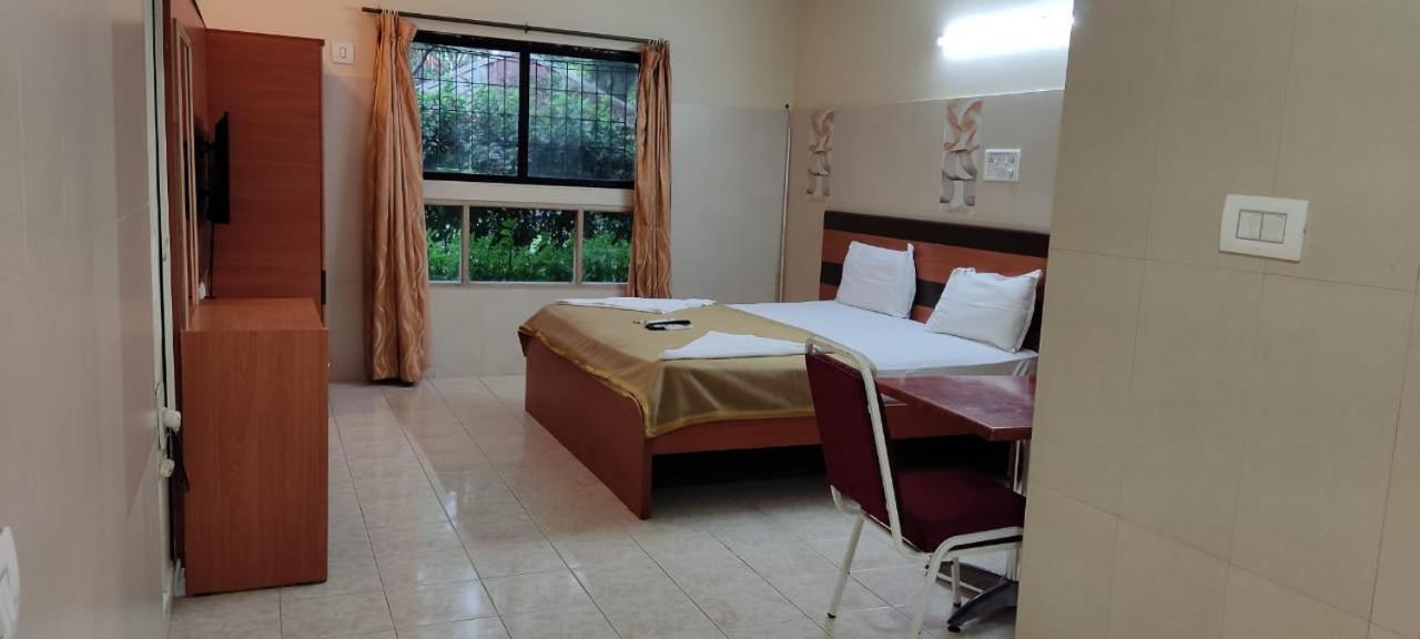 Park Inn Beach Resort Chennai Esterno foto