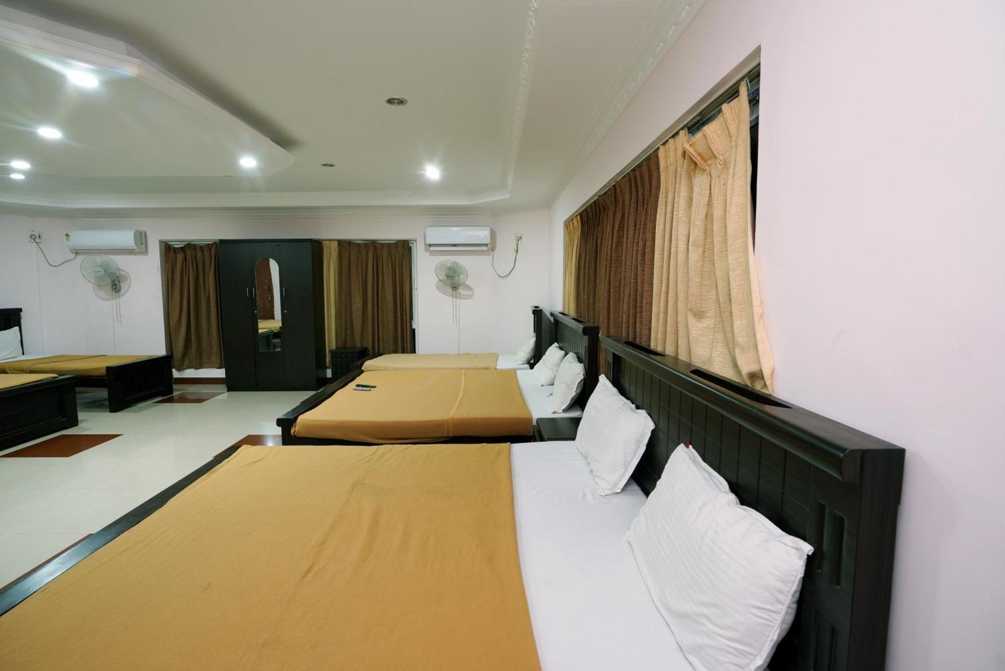 Park Inn Beach Resort Chennai Esterno foto