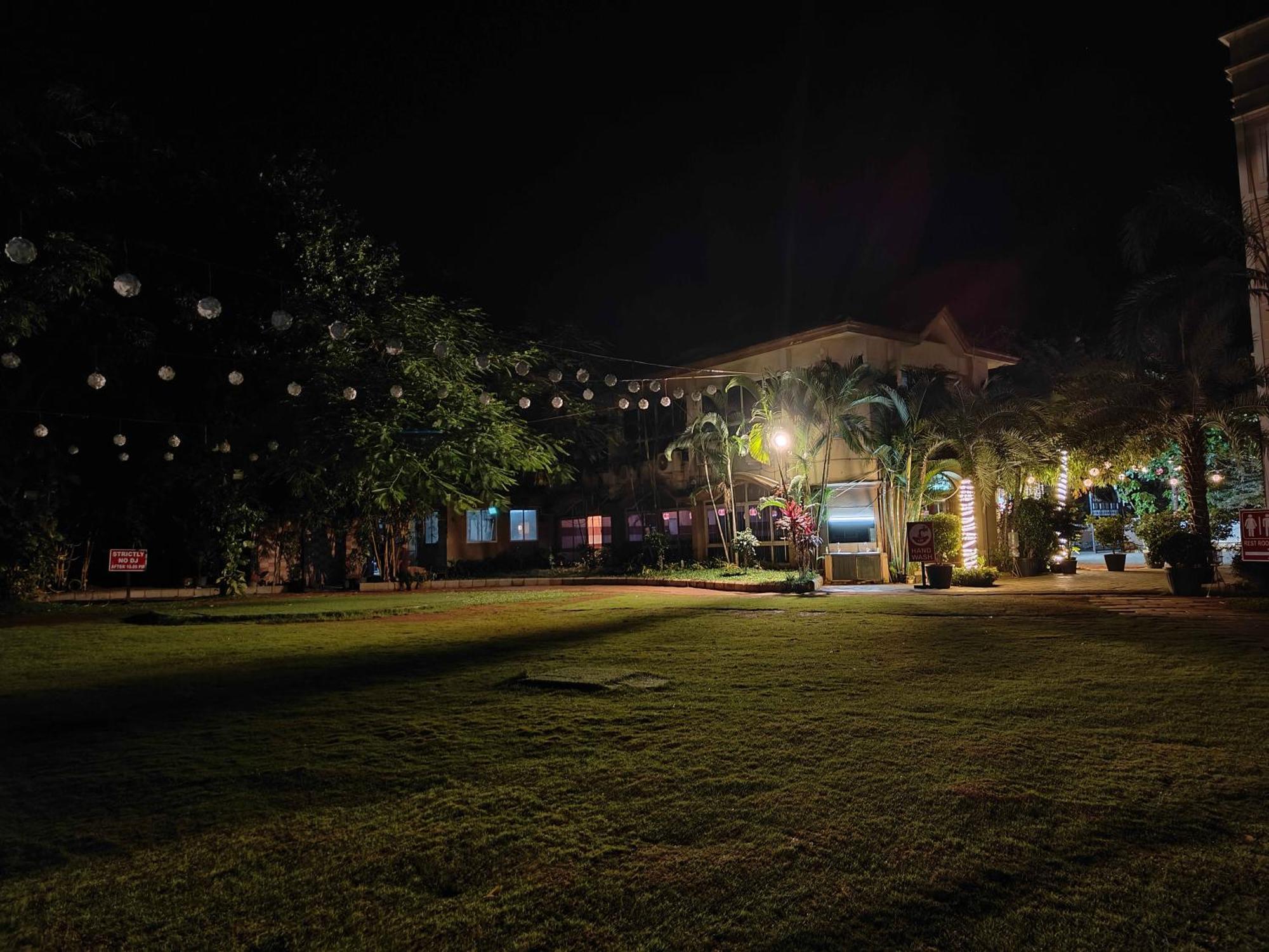 Park Inn Beach Resort Chennai Esterno foto